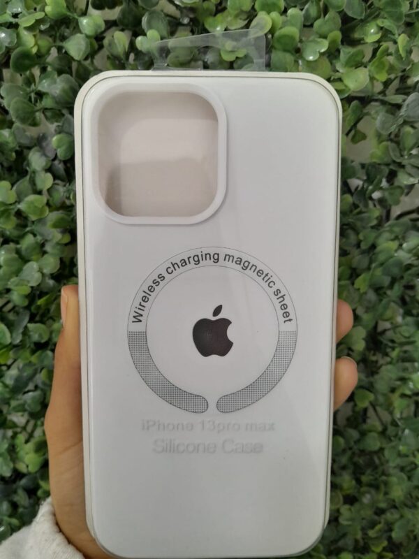 TPU 13 PRO MAX SILICONE CASE MAGNETIC